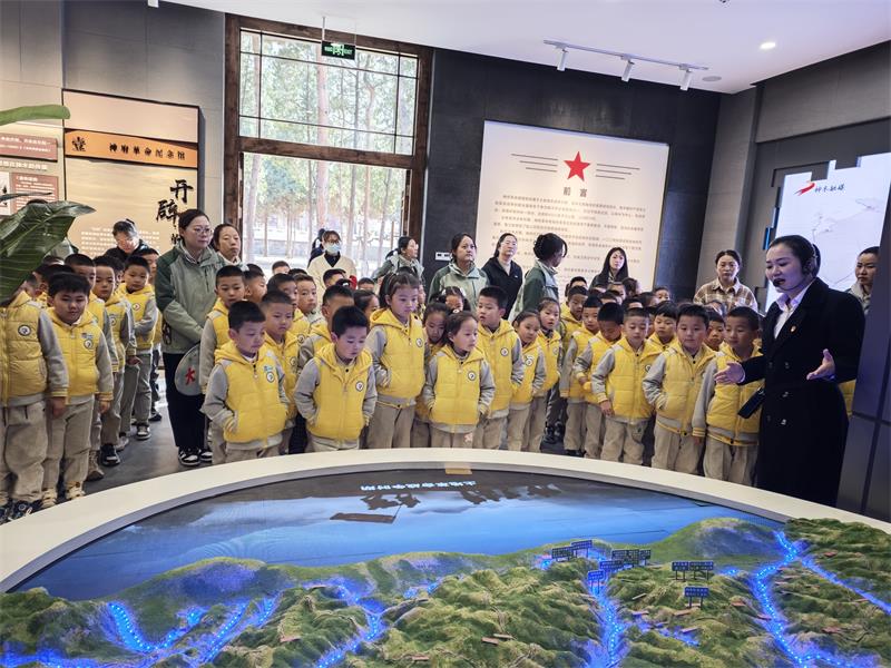 神木市神府革命纪念馆开展 “赓续·2025清明祭英烈”活动