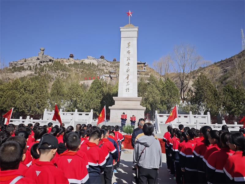 神木市神府革命纪念馆开展 “赓续·2025清明祭英烈”活动